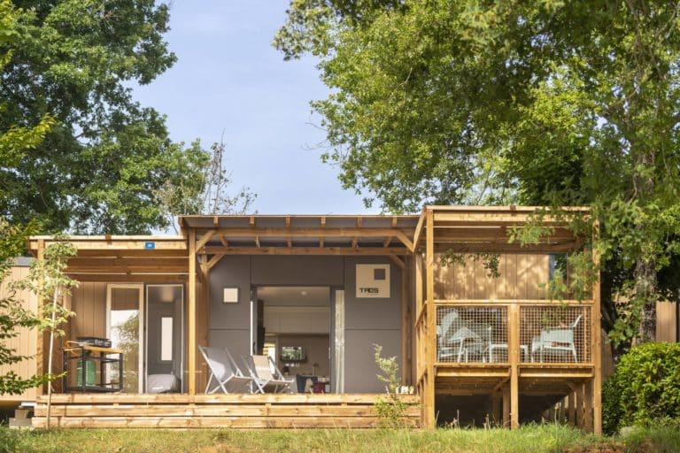Mobil-home moderne dans un cadre naturel
